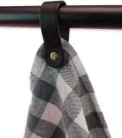 Brute Strength - Leren Magneet Theedoekhaak - Zwart - 2 Stuks - Ophanghaakje - Keukendoekhaakje - Handdoekhaakje - Handdoeklus - Handdoekhanger - Handdoekhaak - Magnetisch -Badkamer Producten Winkel 1064x1200 3