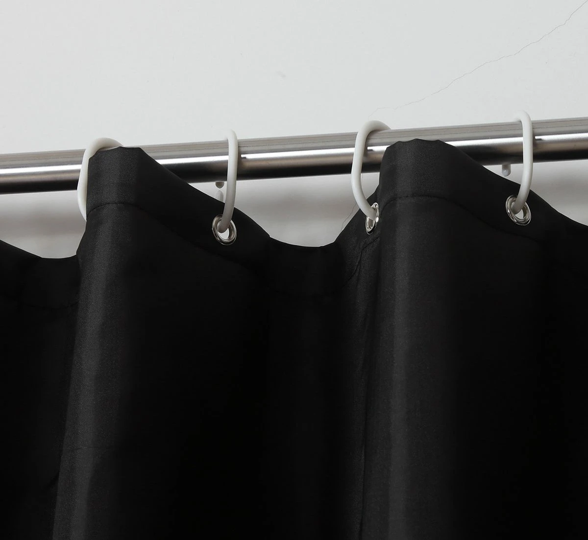 MLN Basics® Douchegordijn | Zwart | 120x200 Cm | Inclusief Ringen | Anti-schimmel 5 MLN Basics® Douchegordijn | Zwart | 120x200 Cm | Inclusief Ringen | Anti-schimmel - Afbeelding 3