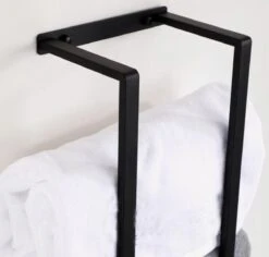 Handdoekrek - 70 Cm - RVS - Handdoekhouder BaderiQ Paris Large - MODEL 2023 - Schroeven Of Plakken - Handdoekenhouders - Handdoekhaak - Handdoek Organizer - Rvs Mat Zwart Poedercoating - Large H70xB20xD14 - Ook Beschikbaar In 40 Cm -Badkamer Producten Winkel 1200x1147 14