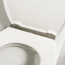 Tiger Boston - Toiletbril - WC Bril - Duroplast - Wit / RVS Geborsteld -Badkamer Producten Winkel 1200x1200 1640