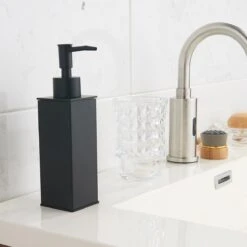 VDN Stainless Zeeppompje - Zeepdispenser - Zeeppompje Vrijstaand - Zwart - Vierkant - RVS -Badkamer Producten Winkel 1200x1200 1948