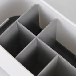 Merkloos Tandenborstelhouder Vrijstaand - Badkamer Organizer Met Lekbak - Badkamer Accessoires - 6 Sorteervakken - Tandenborstel - Wit Met Zwart -Badkamer Producten Winkel 1200x1200 3426