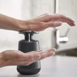 Wonix® - Zeepdispenser - Zeeppompje - Duw Met Pols - 300ml - Zwart -Badkamer Producten Winkel 1200x1200 3617