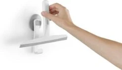 EasyStore Slimline Squeegee Douche Wisser, Met Ophanghaak - Joseph Joseph -Badkamer Producten Winkel 1200x689 1