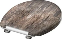 SCHÜTTE WC-Bril 82368 OLD WOOD - Duroplast - Soft Close - Afklikbaar - RVS-Scharnieren - Decor - 3-zijdige Print -Badkamer Producten Winkel 1200x761 1