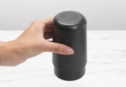 Brabantia ReNew Zeepdispenser - 250 Ml - Dark Grey 20 Brabantia ReNew Zeepdispenser - 250 Ml - Dark Grey -Badkamer Producten Winkel 1200x833 4