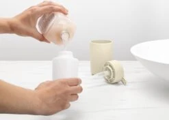 Brabantia ReNew Zeepdispenser - 250 Ml - Soft Beige -Badkamer Producten Winkel 1200x854 6