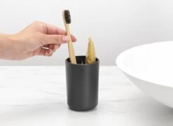 Brabantia ReNew Tandenborstelhouder - Met Inzet - Dark Grey 17 Brabantia ReNew Tandenborstelhouder - Met Inzet - Dark Grey -Badkamer Producten Winkel 1200x875 3