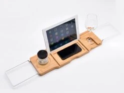 Badrek Bamboe Met IPAD Houder Galeara - Tablethouder - Telefoonhouder - Anti-slip Krasbescherming Badcaddy Badkuiprekje - Badrekje Uitschuifbaar Bamboe Hout -Badkamer Producten Winkel 1200x894 2