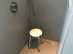 Drive Douchekruk Dino Anti Slip Poten - Max 130 Kg -Badkamer Producten Winkel 1200x899 10