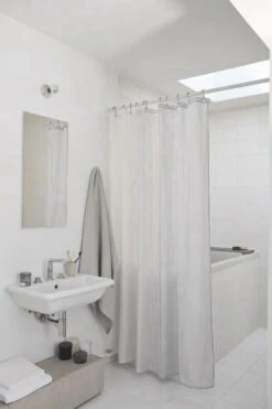 3BMT Douchegordijn Met Ringen - Transparant - 180 X 200 Cm -Badkamer Producten Winkel 799x1200 1