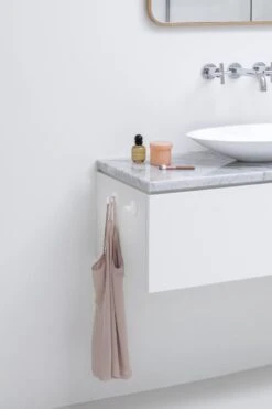 Brabantia ReNew Handdoekhaakjes - 2 Stuks - White 14 Brabantia ReNew Handdoekhaakjes - 2 Stuks - White -Badkamer Producten Winkel 799x1200 15
