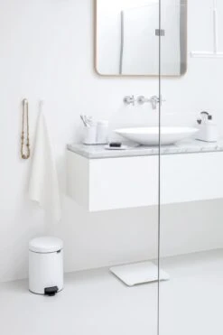 Brabantia ReNew Handdoekhaakjes - 2 Stuks - White 16 Brabantia ReNew Handdoekhaakjes - 2 Stuks - White -Badkamer Producten Winkel 799x1200 16