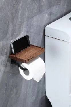 Lopoleis WC Rolhouder – WC-rolhouder – Luxe Toiletrolhouder Walnoothout – Zwart – Zelfklevend – WC Rolhouder Zonder Boren – Toiletrolhouder Met Plankje – WC Rolhouder Zwart – Badkamer Accessoires -Badkamer Producten Winkel 800x1200 38