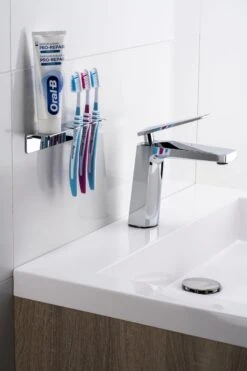 Sagittarius One 40S1 Tandenborstelhouder Chroom | Opzetborstelhouder Zonder Boren | Verchroomd Roestvrij Staal Tandenborstelhouder Hangend | Passend Voor Alle Grote Merken -Badkamer Producten Winkel 800x1200 57