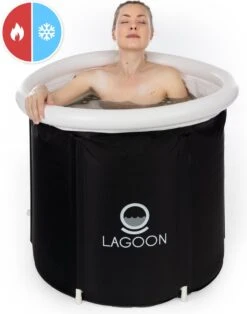 Lagoon® Opblaasbaar Zitbad Voor Volwassenen Bathbucket - Met Relaxing Giftset - Wim Hof Methode - Opvouwbaar & Inklapbaar Spa Bad - Bath Bucket - IJsbad - Opblaasbad - Dompelbad -Badkamer Producten Winkel 945x1200